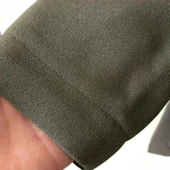 Lord & Taylor Women’s Button Down Polyester Top Size 6P - Picture 3 of 6